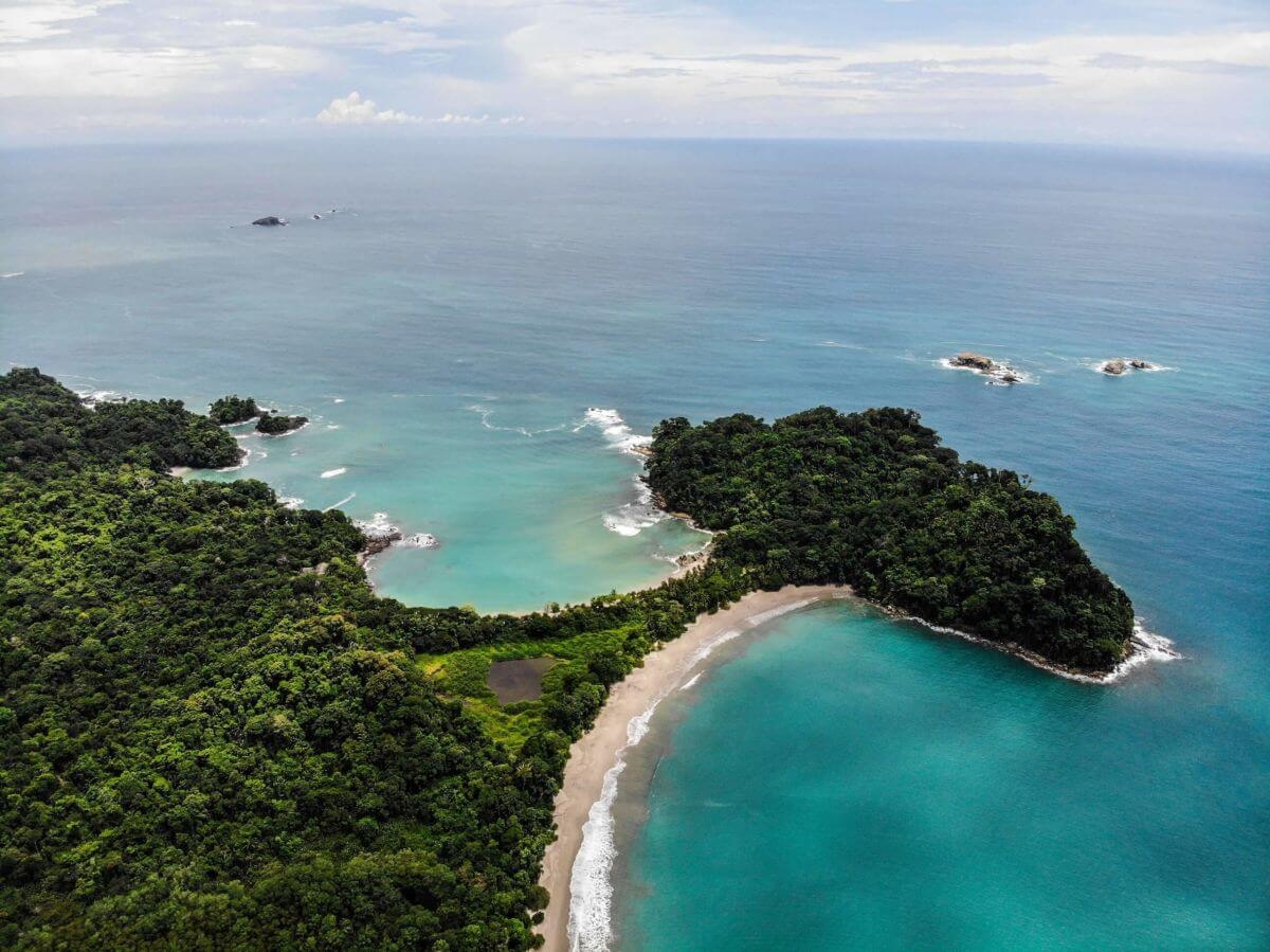 manuel-antonio-beach-5379002